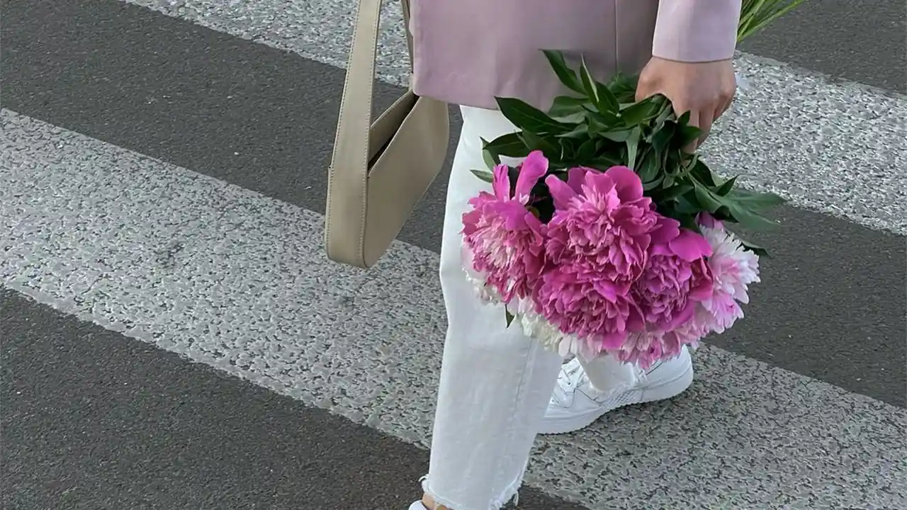 关于野花韩国高清在线观看的渠道与注意事项